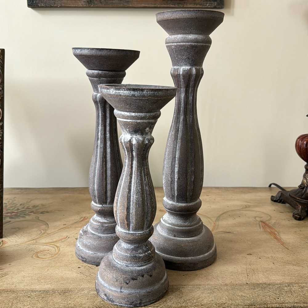 3 Candle Pillars Distressed New